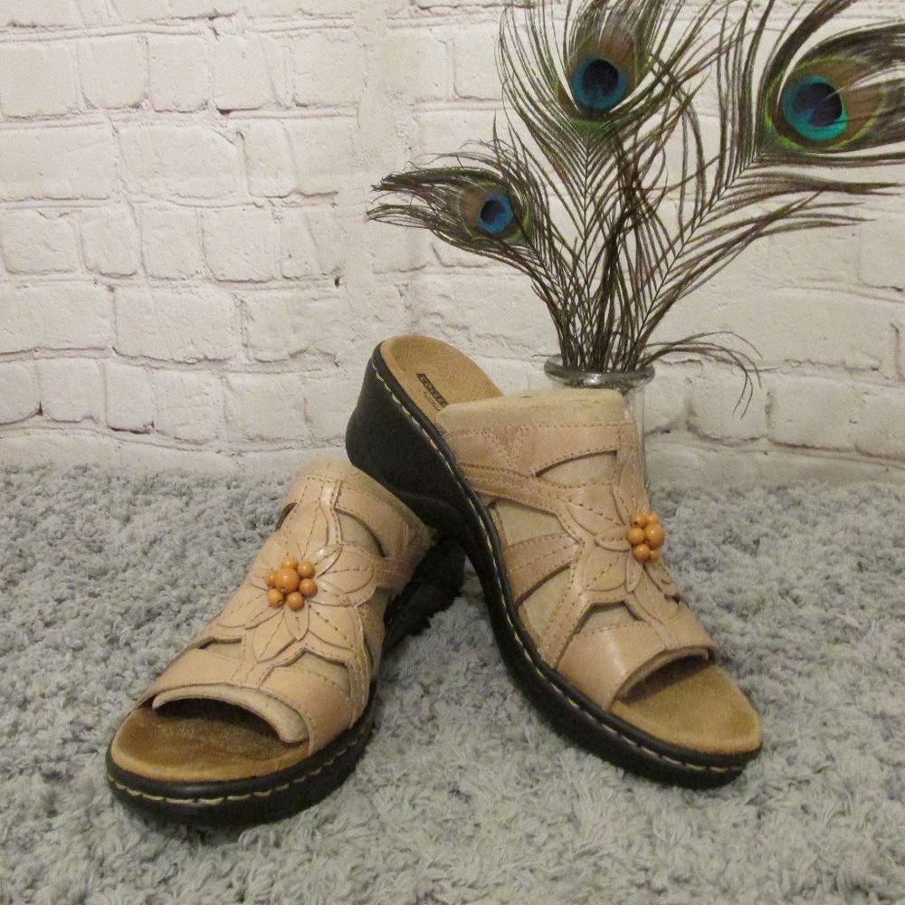 NEW Clarks Sandals